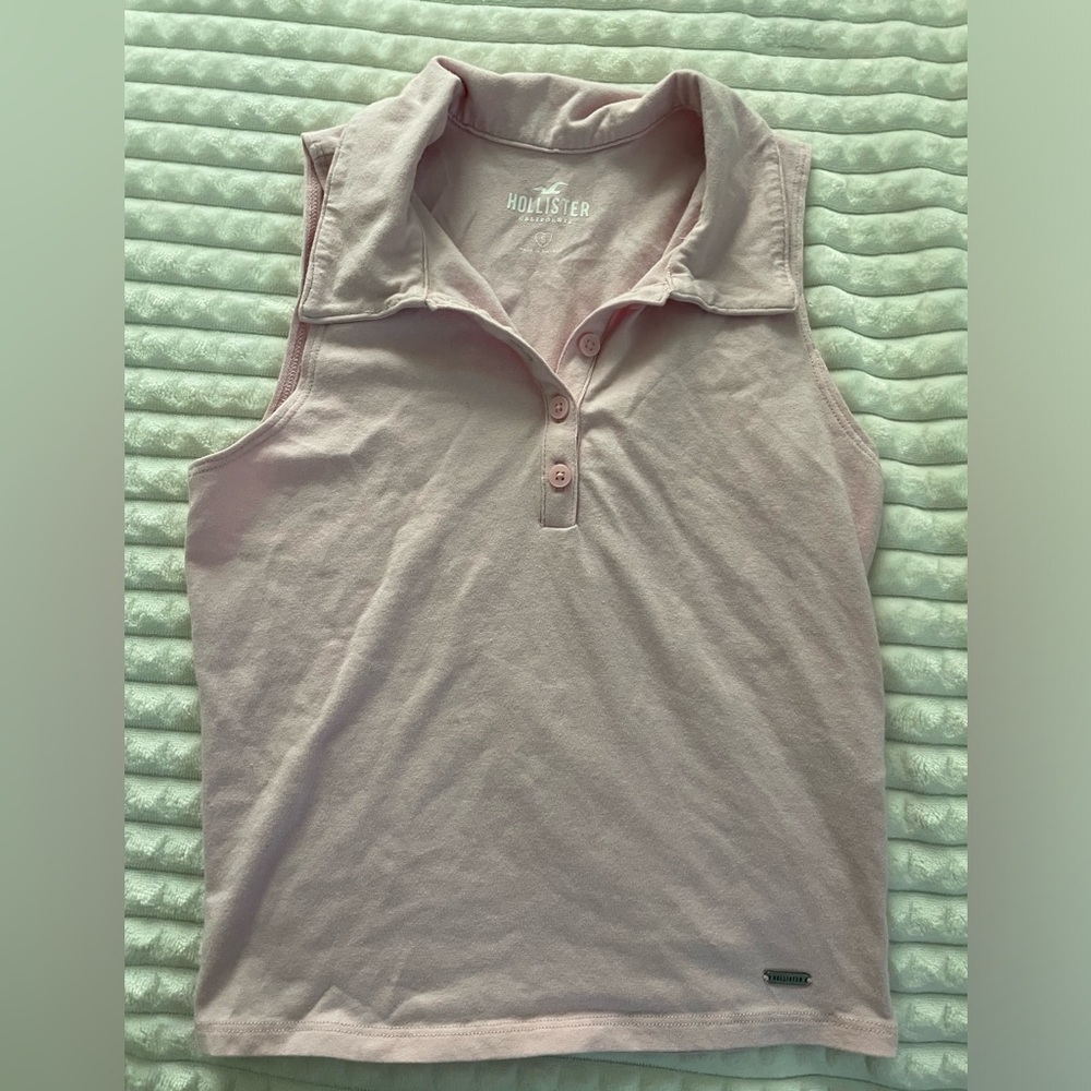 Bubble gum pink collared tank from Hollister 🍬🫧